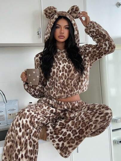 ZzzCrew Women's Double-Sided Arctic Print Apricot Leopard Pattern Hooded Pajama Set