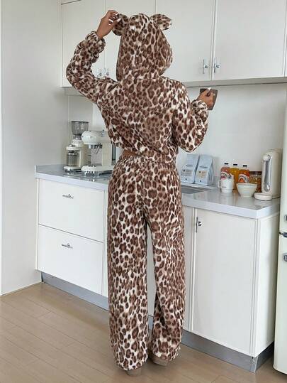 ZzzCrew Women's Double-Sided Arctic Print Apricot Leopard Pattern Hooded Pajama Set