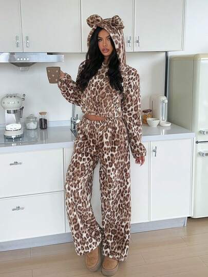 ZzzCrew Women's Double-Sided Arctic Print Apricot Leopard Pattern Hooded Pajama Set