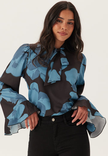 Scarf L/S Blouse